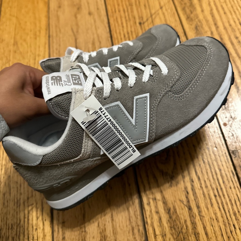 BRAND NEW new balance 574 cores